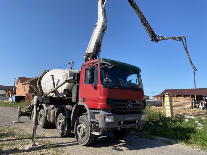 Подача бетона для заливки полов в бане в Екатеринбурге