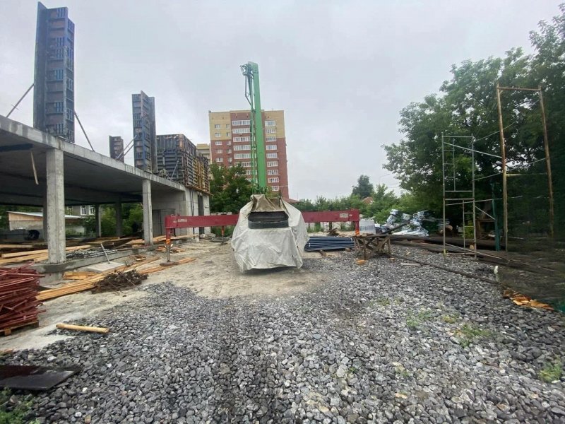 Работа бетононасоса на объекте в Екатеринбурге